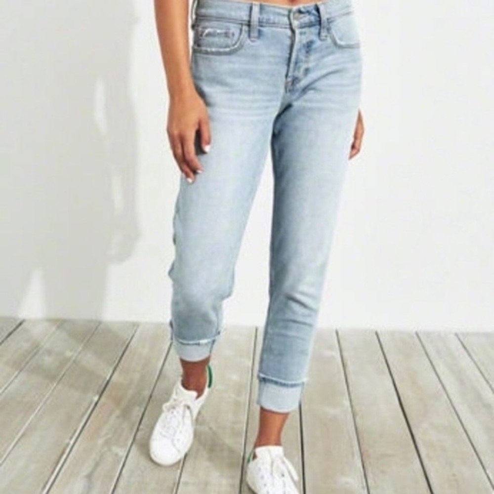 Hollister low rise crop boyfriend vintage stretch jeans